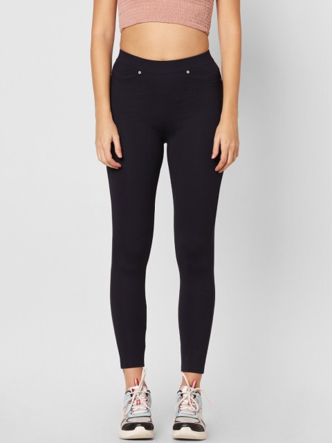 

ONLY Women Black Solid Ankle-Length Leggings