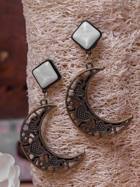 

DIVA WALK Gold-Toned Contemporary Drop Earrings