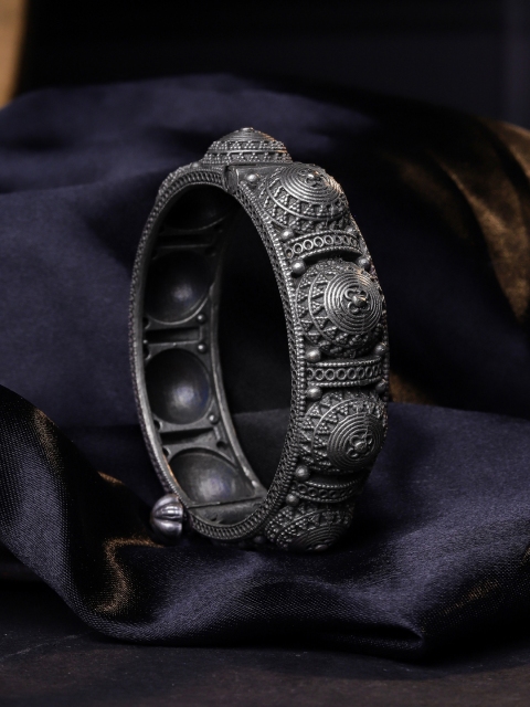 

DIVA WALK Women Silver-Toned Handcrafted Silver-Plated Bangle-Style Bracelet