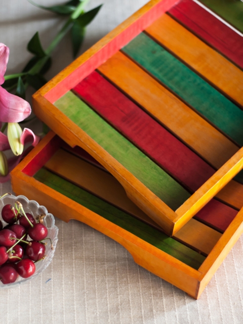 

ExclusiveLane Set of 2 Multicoloured Beech Wood Rectangular Trays, Multi