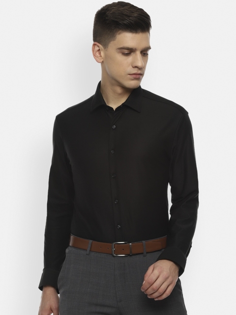 

Van Heusen Men Black Solid Slim Fit Formal Shirt