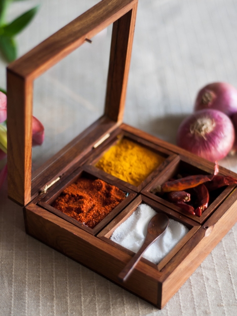 

ExclusiveLane Brown Sheeshamwood Spice Storage Box