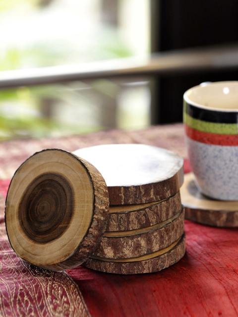 

ExclusiveLane Set of 6 Brown Circular Wooden Coasters
