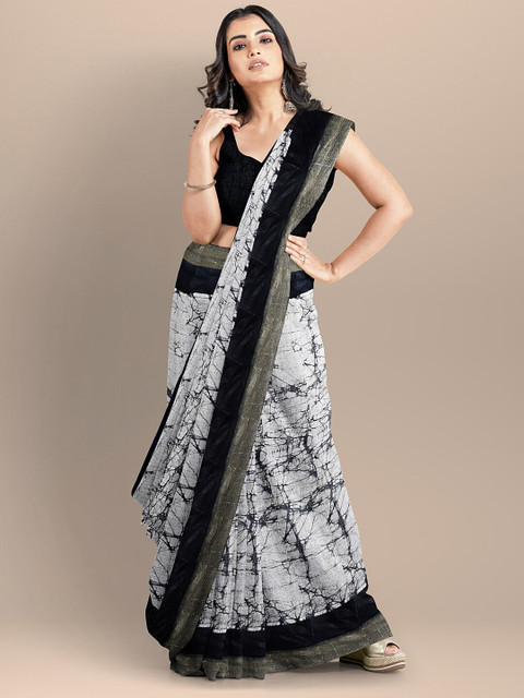

BharatSthali Black & White Batik Printed Narayan Peth Saree