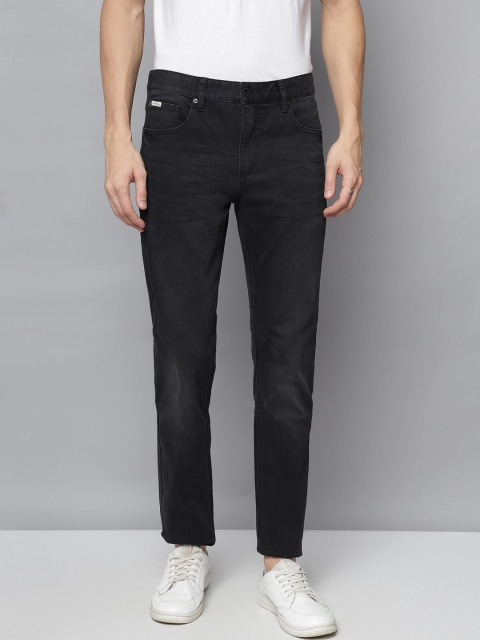 

LINDBERGH Men Black Tapered Fit Light Fade Stretchable Jeans