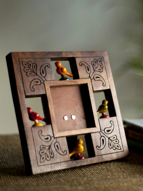 

ExclusiveLane Brown Sheesham Wood Handcrafted Photo Frame