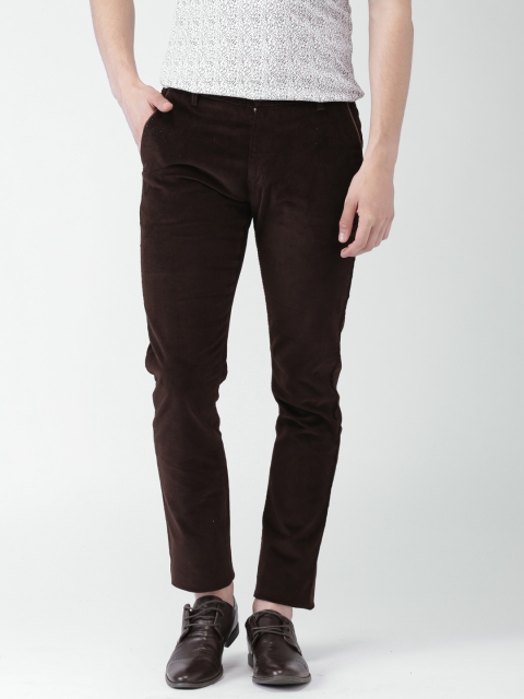 

INVICTUS Men Brown Solid Slim Fit Flat-Front Trousers
