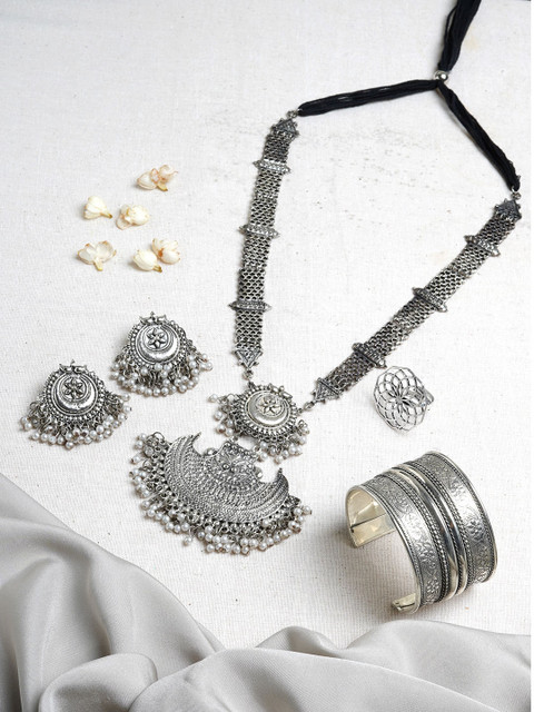 

TEEJH Oxidised Silver-Plated White Pearls Beaded Jewellery Set