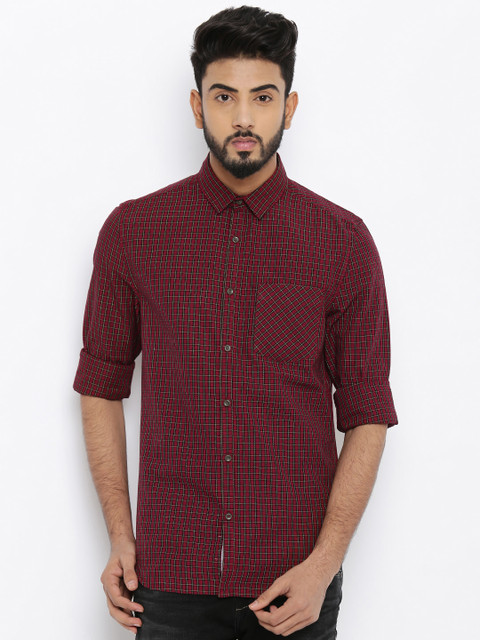 

Jack & Jones Men Magenta Checked Casual Shirt