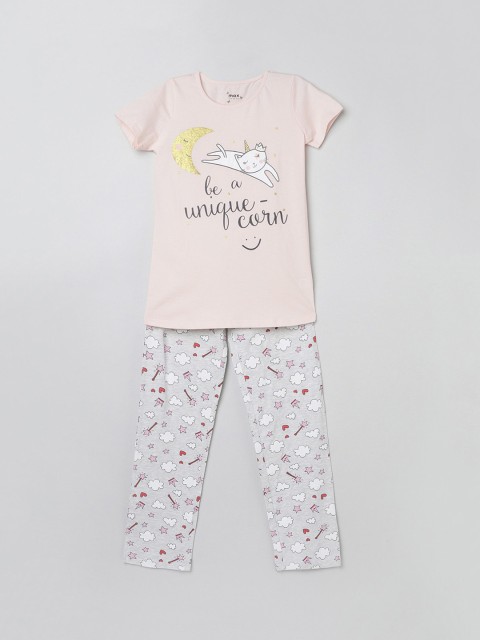

max Girls Grey & Pink Graphic Printed Night Suit