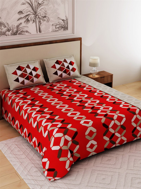 

Salona Bichona Red & Beige Geometric 120 TC Queen Bedsheet with 2 Pillow Covers
