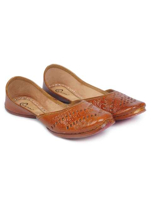 

The Desi Dulhan Women Brown Textured Leather Ethnic Mojaris with Laser Cuts Flats