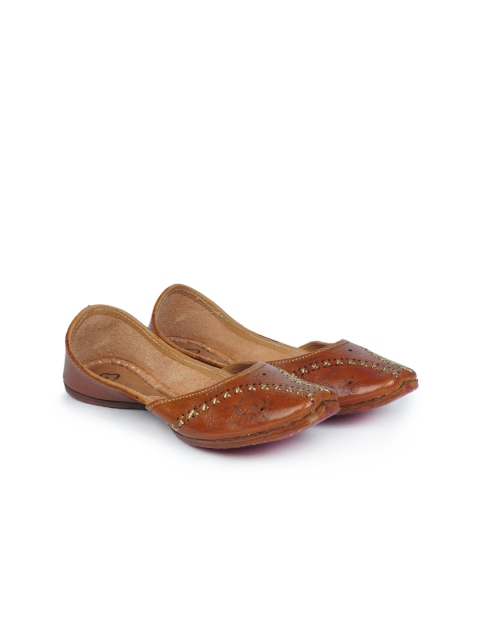 

The Desi Dulhan Women Brown Textured Leather Ethnic Mojaris with Laser Cuts Flats