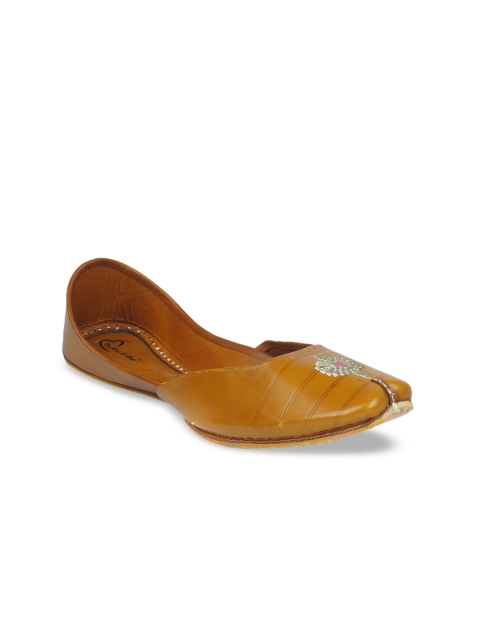 

The Desi Dulhan Women Brown Ethnic Mojaris Flats