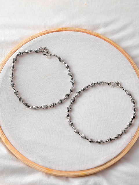 

Infuzze Women Silver-Plated Oxidised Anklet