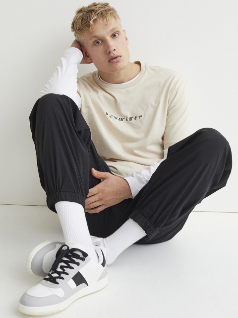 

H&M Men Black Relaxed Fit Joggers