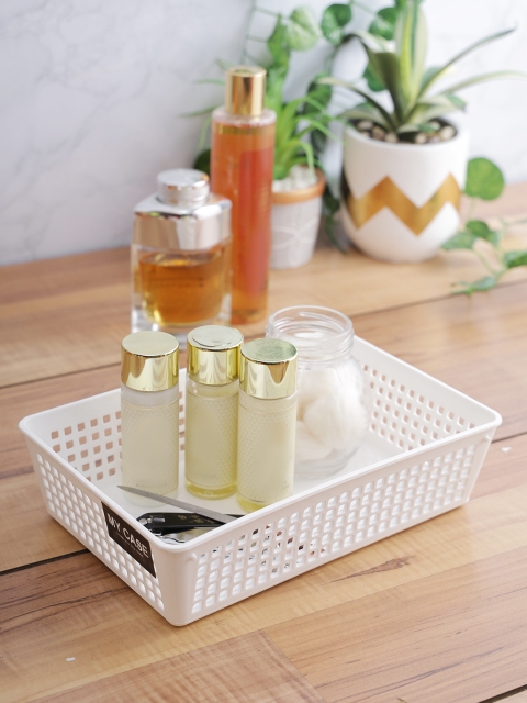 

Lock & Lock White Solid Multi-Utility Fashion Storage Basket