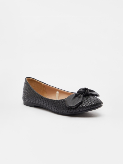 

shoexpress Girls Black Textured Ballerinas with Bows Flats