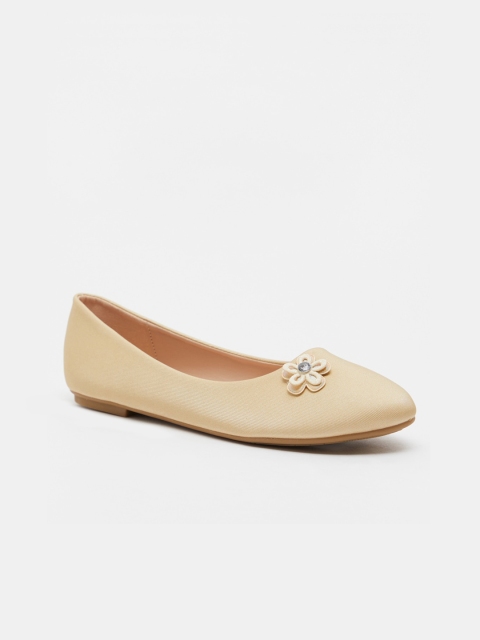 

shoexpress Girls Gold-Toned Ballerinas Flats
