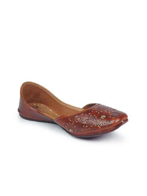 

The Desi Dulhan Women Brown Textured Leather Ethnic Mojaris with Laser Cuts Flats