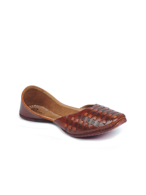 

The Desi Dulhan Women Brown Ethnic Mojaris Flats