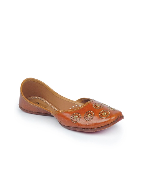 

The Desi Dulhan Women Brown & Gold-Toned Embroidered Mojaris
