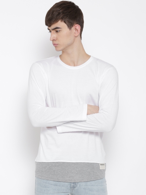 

Hubberholme Men White Colourblocked Round Neck T-shirt