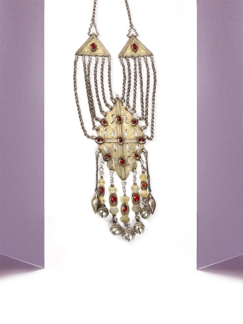 

SANGEETA BOOCHRA Gold-Toned & Red Silver Gold-Plated Handcrafted Necklace