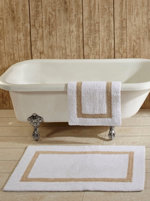 

Home Centre White Solid Cotton Floor Mat
