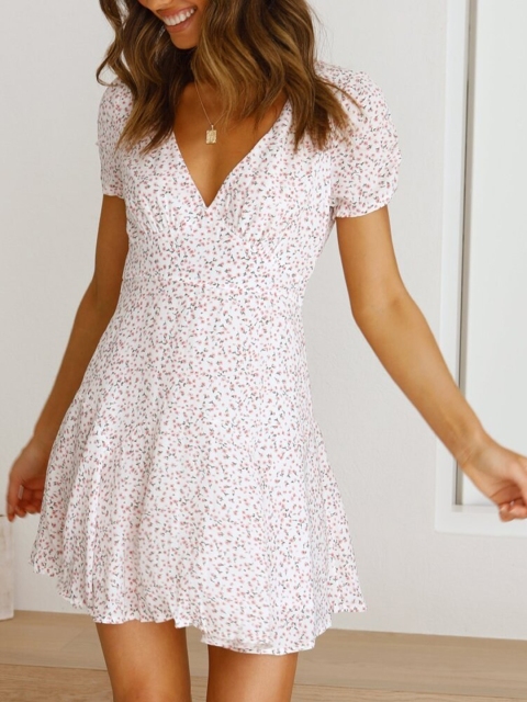 

GRACE & JACK White Floral A-Line Mini Dress