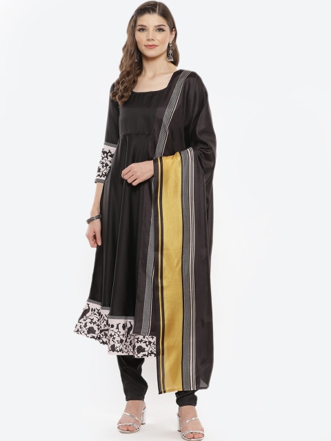 

Luni Women Black Empire Thread Work Kurta with Trousers & Dupatta