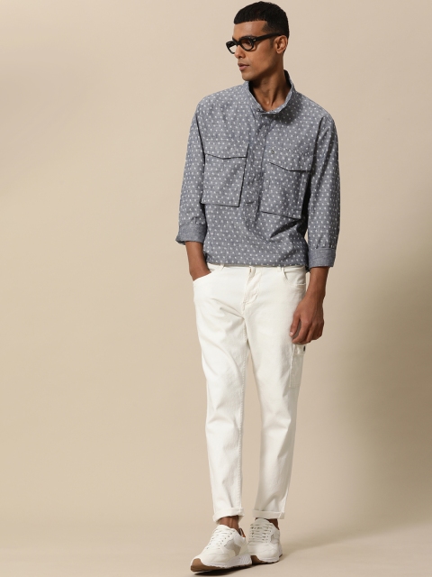 

Mr Bowerbird Men Grey Printed Relaxed Fit Pure Linen Shacket Shirt