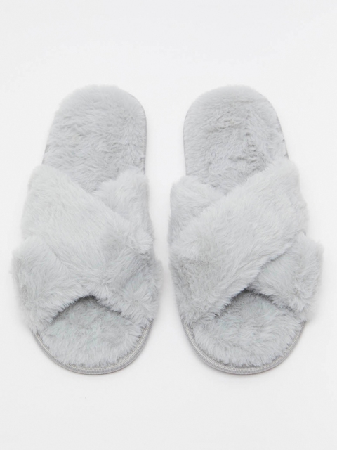 

shoexpress Women Grey Fur Room Slippers