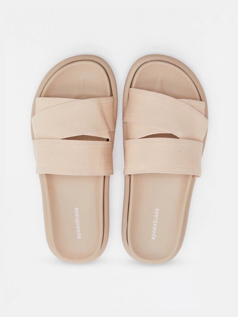 

shoexpress Women Beige Rubber Sliders