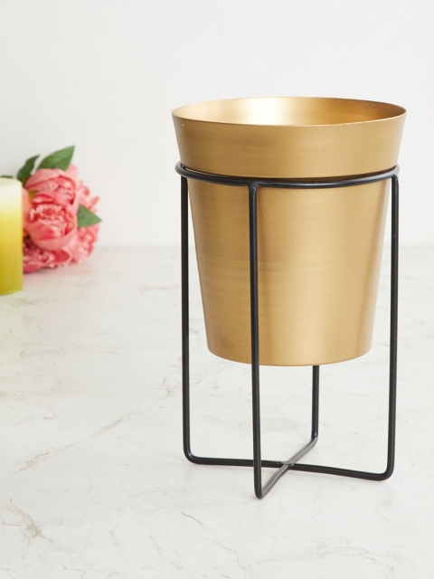 

Home Centre Gold-Toned & Black Solid Metal Planter With Stand