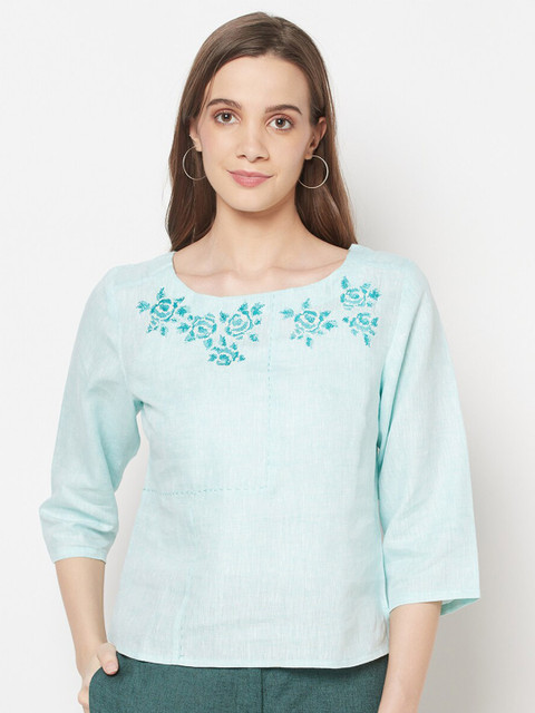 

Fabindia Blue Floral Embroidered Linen Regular Crop Top