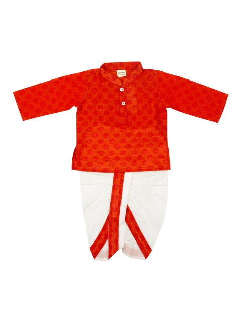 

MeeMee Boys Red & White Printed Pure Cotton Kurta With Dhoti Pants