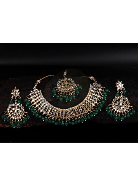 

Mirraw Gold-Plated White Kundan Studded & Green Beaded Jewellery Set