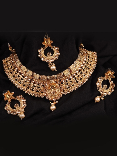 

Mirraw Women Gold Plated Choker Necklace Set With Earrings And Maang Tikka