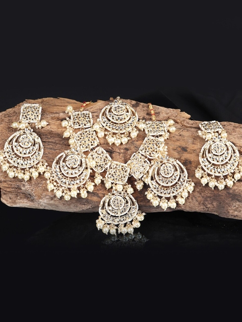 

Mirraw Gold-Plated & White Pearls Beaded Wedding Jewellery Set