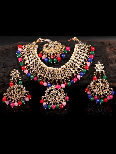 

Mirraw Gold-Plated & White Kundan-Studded & Beaded Jewellery Set