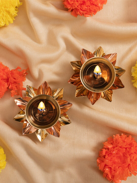 

Archies Gold Set of 6 Lotus Shaped Oil Lamp