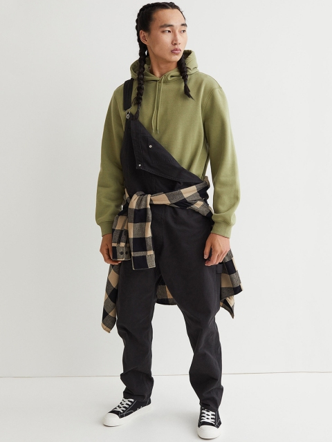 

H&M Men Green Solid Relaxed Fit Hoodie