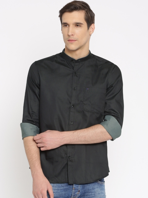 

Indigo Nation Men Charcoal Grey Regular Fit Solid Casual Shirt
