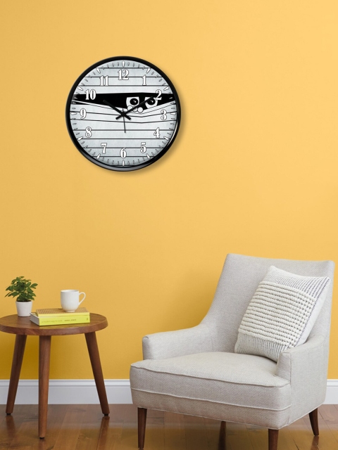 

999Store White & Black Line Scary Eyes Printed Contemporary Wall Clock
