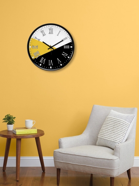 

999Store White & Black Printed Traditional Wall Clock
