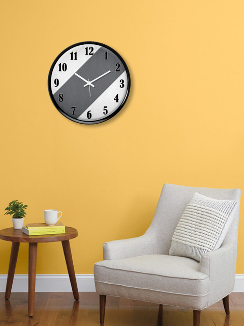

999Store Grey & White Printed Contemporary Wall Clock