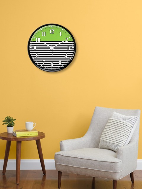 

999Store Green & White Striped Round Wall Clock
