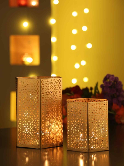 

Amoliconcepts Set Of 2 Gold-Toned Candle Holders
