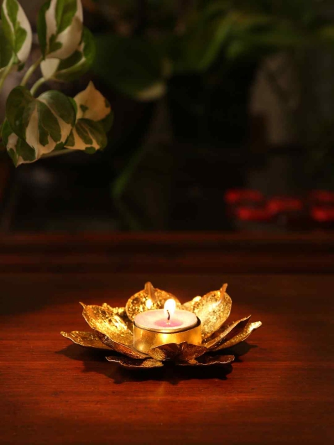 

Amoliconcepts Set Of 2 Gold-Toned Foil Lotus T-Light Holders
